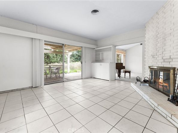 401 Estralita, Fullerton CA 92835