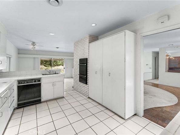 401 Estralita, Fullerton CA 92835