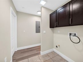 8711 Mckinley Place, Los Angeles CA 90002