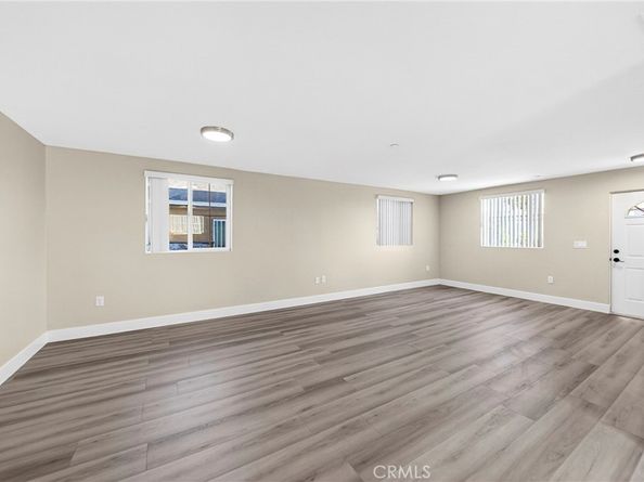 8711 Mckinley Place, Los Angeles CA 90002