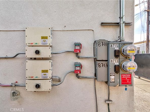 8711 Mckinley Place, Los Angeles CA 90002