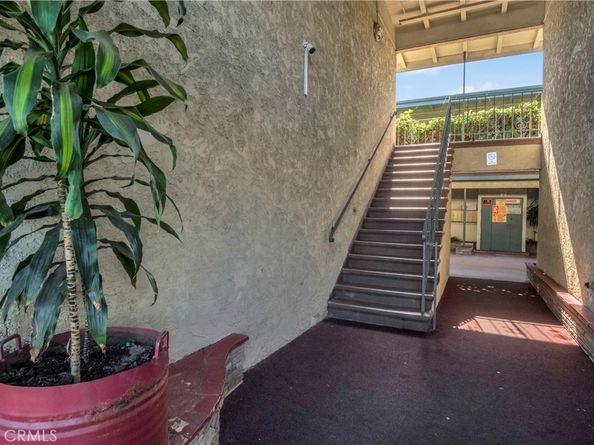 1518 E Artesia, Long Beach CA 90805