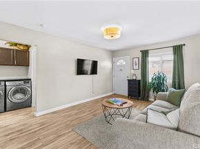 11521 Inglewood Avenue, Hawthorne CA 90250