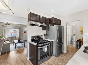 11521 Inglewood Avenue, Hawthorne CA 90250