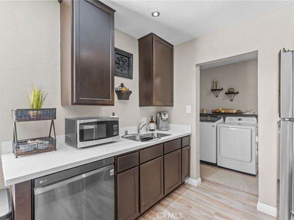 11521 Inglewood Avenue, Hawthorne CA 90250