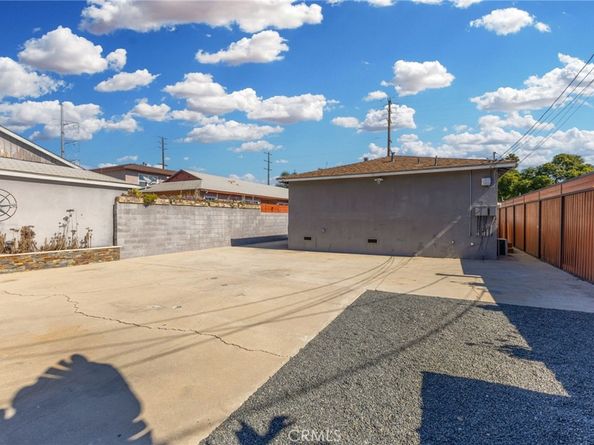 11521 Inglewood Avenue, Hawthorne CA 90250