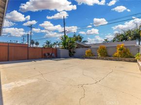 11521 Inglewood Avenue, Hawthorne CA 90250