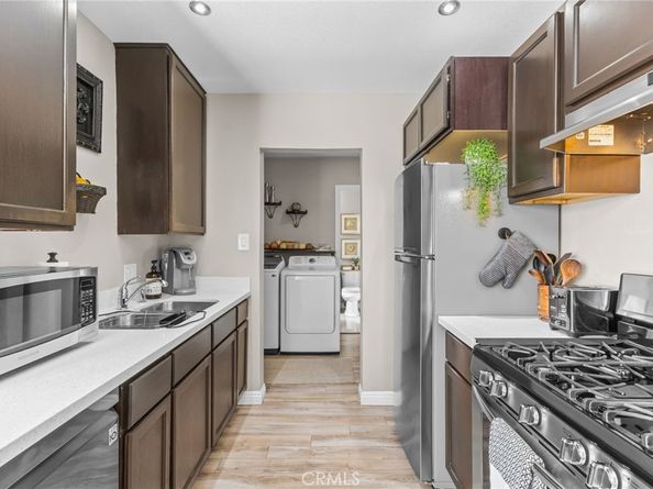 11521 Inglewood Avenue, Hawthorne CA 90250