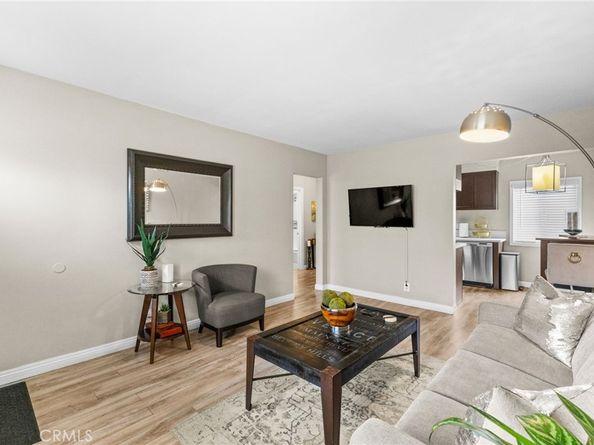 11521 Inglewood Avenue, Hawthorne CA 90250