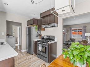 11521 Inglewood Avenue, Hawthorne CA 90250