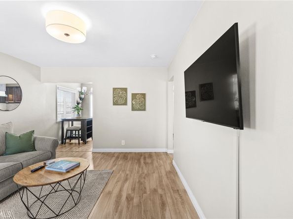 11521 Inglewood Avenue, Hawthorne CA 90250