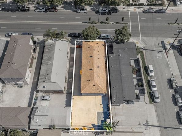 11521 Inglewood Avenue, Hawthorne CA 90250