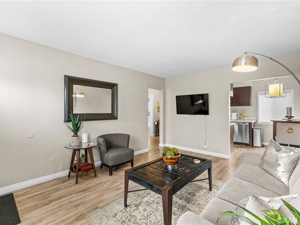 11521 Inglewood Avenue, Hawthorne CA 90250