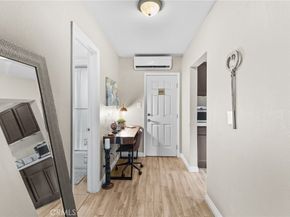 11521 Inglewood Avenue, Hawthorne CA 90250