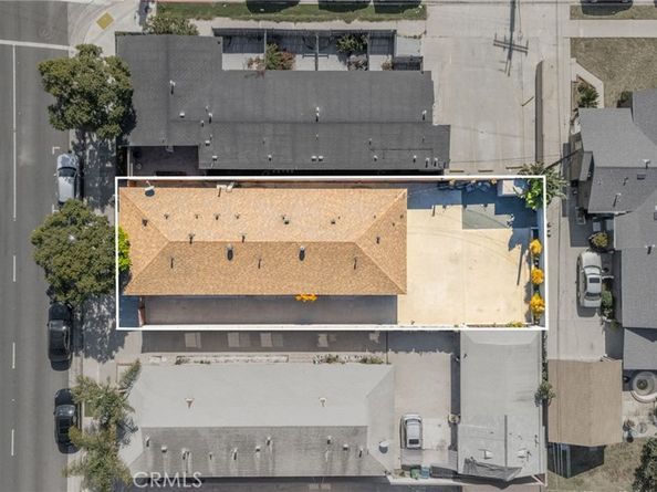 11521 Inglewood Avenue, Hawthorne CA 90250