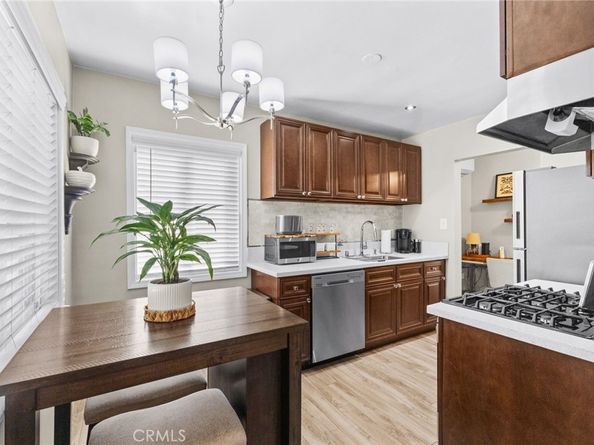 11521 Inglewood Avenue, Hawthorne CA 90250