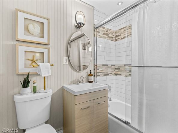 11521 Inglewood Avenue, Hawthorne CA 90250