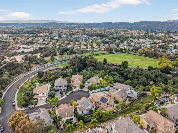 21352 Silvertree Lane, Rancho Santa Margarita CA 92679