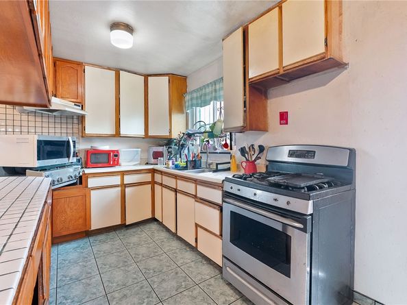 1020 N Kemp Avenue, Compton CA 90220