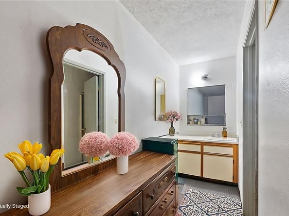 1020 N Kemp Avenue, Compton CA 90220