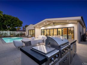 707 Patolita, Corona Del Mar CA 92625