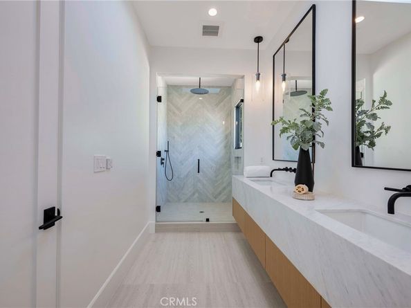 707 Patolita, Corona Del Mar CA 92625