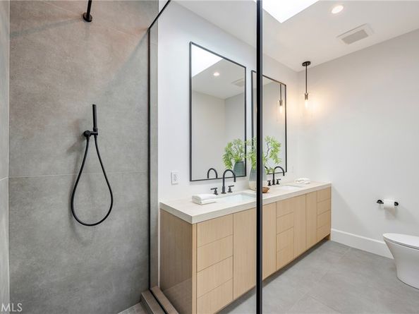 707 Patolita, Corona Del Mar CA 92625