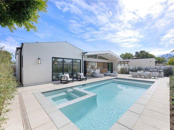 707 Patolita, Corona Del Mar CA 92625