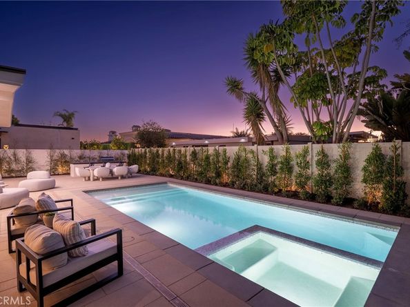 707 Patolita, Corona Del Mar CA 92625