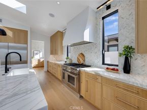 707 Patolita, Corona Del Mar CA 92625