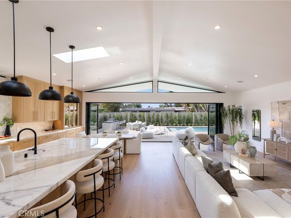 707 Patolita, Corona Del Mar CA 92625