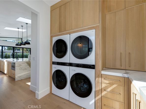 707 Patolita, Corona Del Mar CA 92625