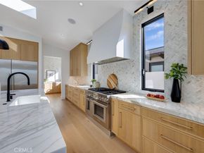 707 Patolita, Corona Del Mar CA 92625