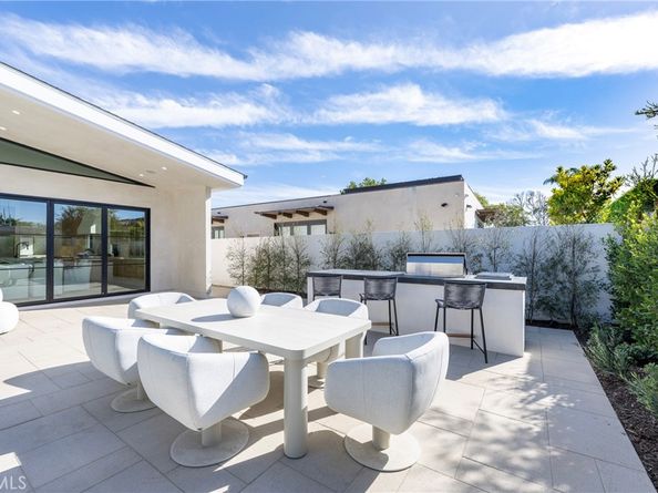 707 Patolita, Corona Del Mar CA 92625