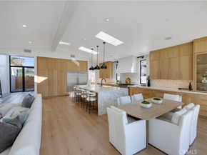 707 Patolita, Corona Del Mar CA 92625