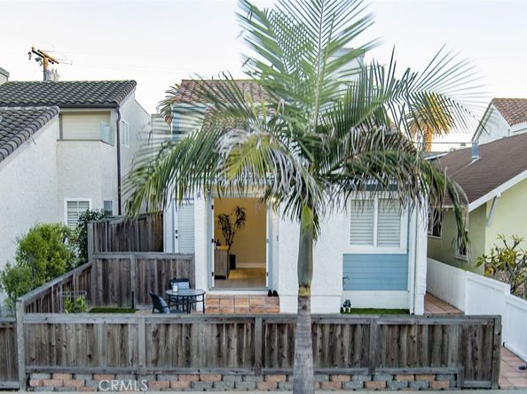 322 12 th, Huntington Beach CA 92648