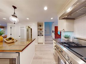 322 12 th, Huntington Beach CA 92648