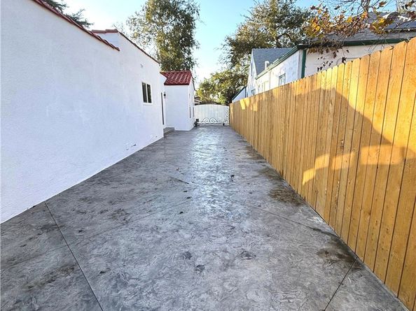 1207 S Van Ness, Santa Ana CA 92707