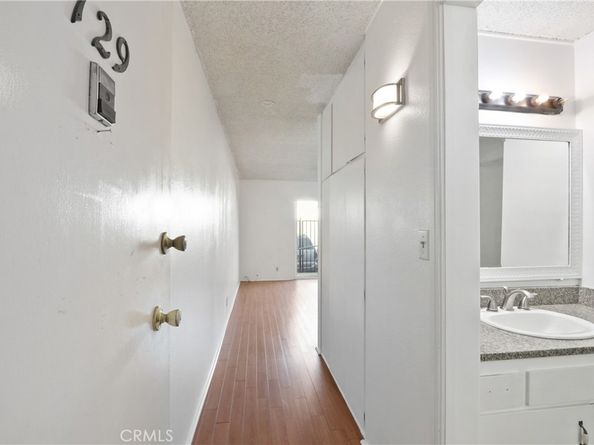 5585 E Pacific Coast Hwy Unit 129, Long Beach CA 90804