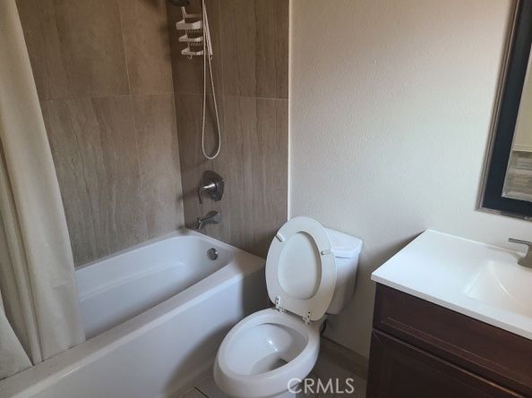 944 W 74th Street W, Los Angeles CA 90044