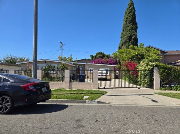 1525 Richland Avenue, Santa Ana CA 92703