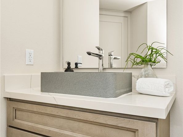11 Thunder Trail 6, Irvine CA 92614