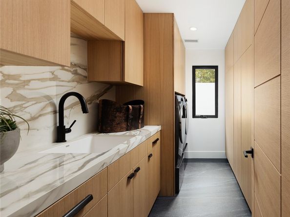 919 Sandcastle Drive, Corona Del Mar CA 92625