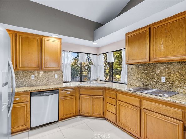 1549 Hillcrest Drive, Pomona CA 91768