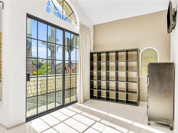 1549 Hillcrest Drive, Pomona CA 91768
