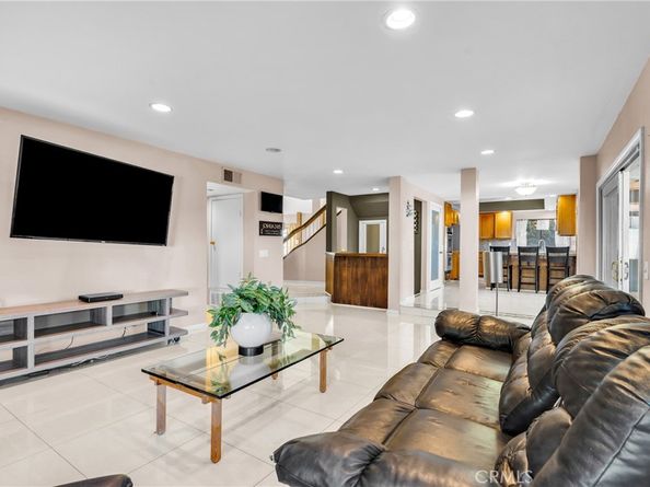 1549 Hillcrest Drive, Pomona CA 91768