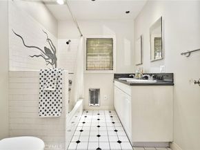 6669 De Longpre Avenue, Los Angeles CA 90028