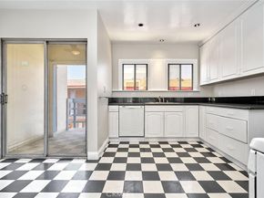 6669 De Longpre Avenue, Los Angeles CA 90028