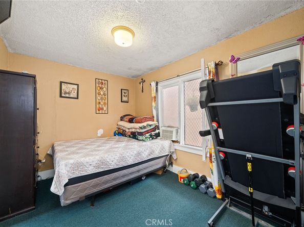 1216 S Mullen Avenue, Los Angeles CA 90019