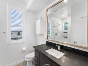 206 Alamo Court, Long Beach CA 90802